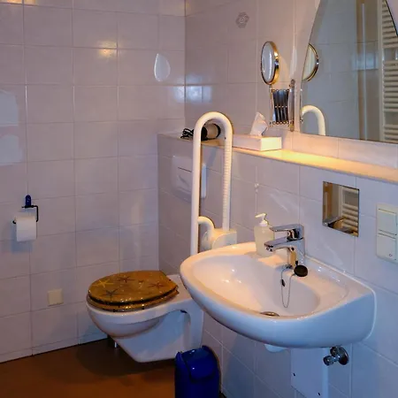 Naecke Mit Flechtwerkstatt *