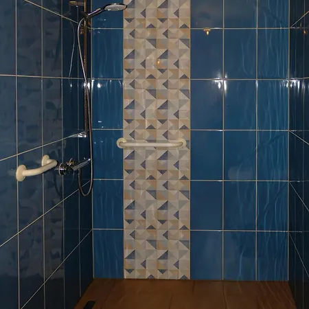 Naecke Mit Flechtwerkstatt