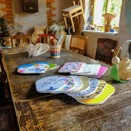 Naecke Mit Flechtwerkstatt