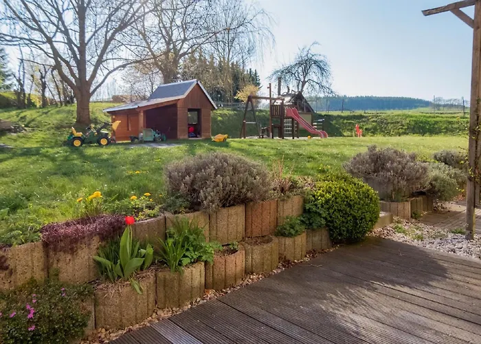 Näcke Mit Flechtwerkstatt